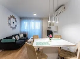 Flex SelfCheckIns 170 - Zagreb - Bedroom - Parking - Loggia