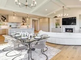 Near Golf - Gem with Funished Patio in Chandler!