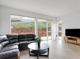 3BR Modern & Spacious Golden Circle Home, hotel pro pobyt s domácími mazlíčky v destinaci Reykholt