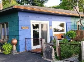 Blū House