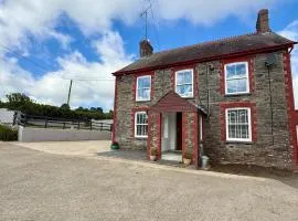 4 Bed in Rhoshill 82766