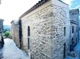 Le Bastion, 15 guests, 5 suites, 5 baths, AC