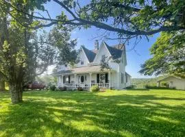 Near Blue Ridge Parkway Galax Home with Mtn Views!