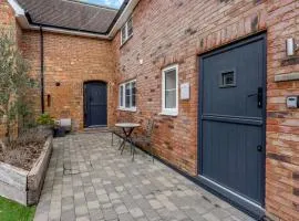 3 Bed in Newport 90245