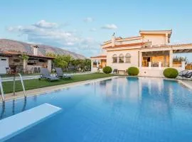 Renko Royal Villa, A Majestic Villa on the Athenian Riviera