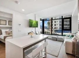 AQUA Corner Unit w Balcony and Amazing View #614
