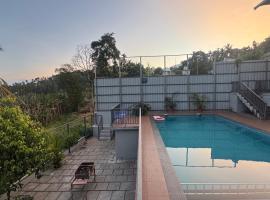 beehive Villa, bed and breakfast v destinaci Padinjarathara