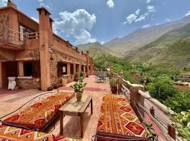 Aux lumières du toubkal Light of Toubkal