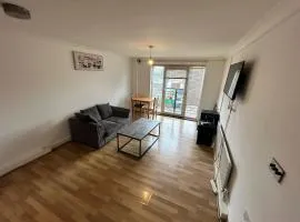 Tranquil 2BR in Croydon Thornton