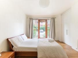 Spacious Two Bedroom Apartment, hotel v destinaci Dublin