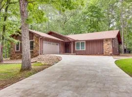 Walk to Lake DeSoto Hot Springs Village Retreat!