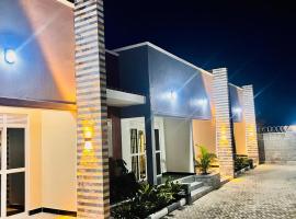 Kalitaani Homes, camera con cucina a Fort Portal