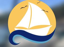 Day cruise on sailboat 3 Bays- drinks-snacks-lunch, swimm-snorkeling-paddle 6 hours, hotel v destinaci Město Rhodos