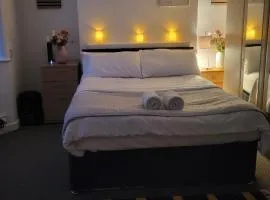 Lovely room like a home away home near the airport