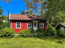 1 Bedroom Lovely Home In Äspered