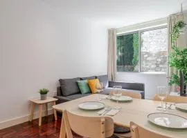 Renovated & Quiet 1-Bedroom in Santa Catarina