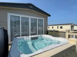 Oak Village 17 - HOT TUB Grange Leisure Park, Mablethorpe - Central heating, Pet friendly - Meadow Lakes Caravan & Lodge Hire