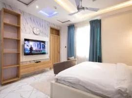 Elegant Studio Apartment, East Airport