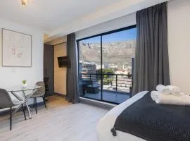 Cape Town Studio - Table Mountain Views, Gym, Free Parking, Free WiFi