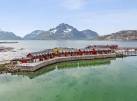 Spectacular Waterfront Fishermans Cabin - Rorbu