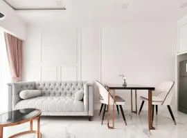 The Empire Tower Private Condo - New, Close to beach, Gym, Sauna, Pool