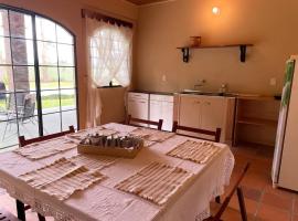 Colonial-style house, hotel v destinaci Villarrica
