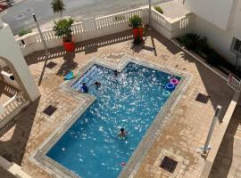 Appartement vue sur mer avec piscine, hotel en Alhucemas