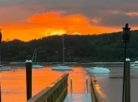 Beachfront House w Private Dock Walk to Town