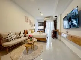 SOHO Residence & Hotel, Apartment with King Bed, walk to Bui Vien