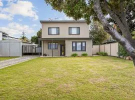 NEW - Silver Myrtle Shack - Aldinga Beach - C21 SouthCoast Holidays