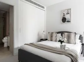 A Cozy 2BR Apt Right on Buzzing Chapel Street