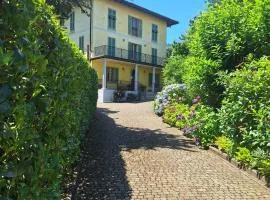 La Camelia, la nostra tripla con vista lago, al secondo piano della Villa Isabella