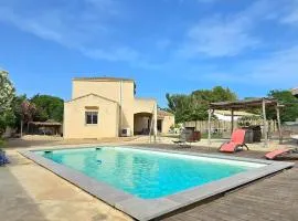 SORRA : Belle villa, piscine, jardin et plage à 5 minutes.