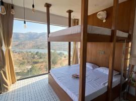 JSOT Glamping Resort, hotel v destinaci Kolvan