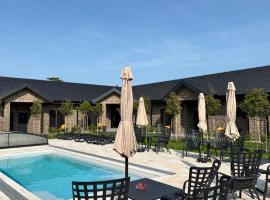 Hotel Brick House Apartments, Hotel mit Pools in Nitra