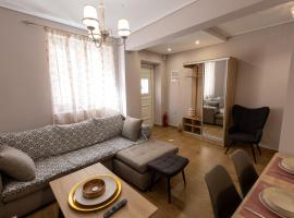Brand new detached house in central Mytilene, hotel en Mitilene