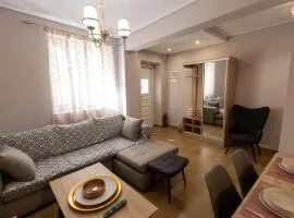 Convenient house in cenrtal Mytilene