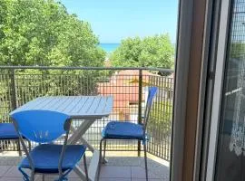 SE182 - Senigallia, trilocale fronte mare con balcone e posto auto