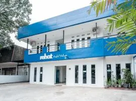 Rehat At Paskal Pelangi