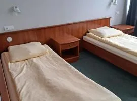 Pokoj dwuosobowy z łazienka osobne łózka