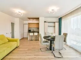 Azure View 2BR Luxury Apartment - free parking