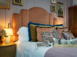 The Ragged Robin - A Heartwood Inn