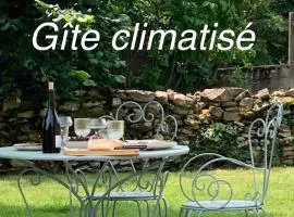 L'instant Beaujolais 2 ou 4 personnes Logis cosy balnéo vue jardin
