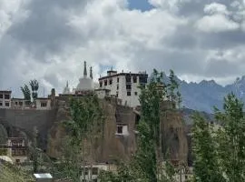Om guest house