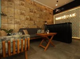 Grey Oak Hotel