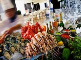 InterContinental Beijing Beichen by IHG l Walking Distance to Bird's Nest & Water Cube & Metro Station l Interconnected with China National Convention Center l Award-winning Club Lounge with Mixologist l Direct Metro Line to Wangfujing