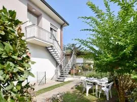 Beautiful Apartment In Piano Di Mommio