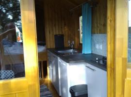 Gypsy caravan op de camping, campsite in Ourique