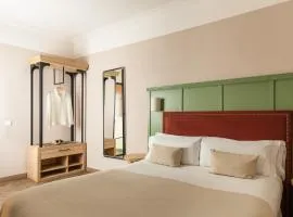 The Honest Hotel & Apartments