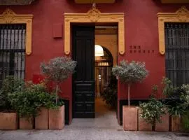 The Honest Hotel & Apartments